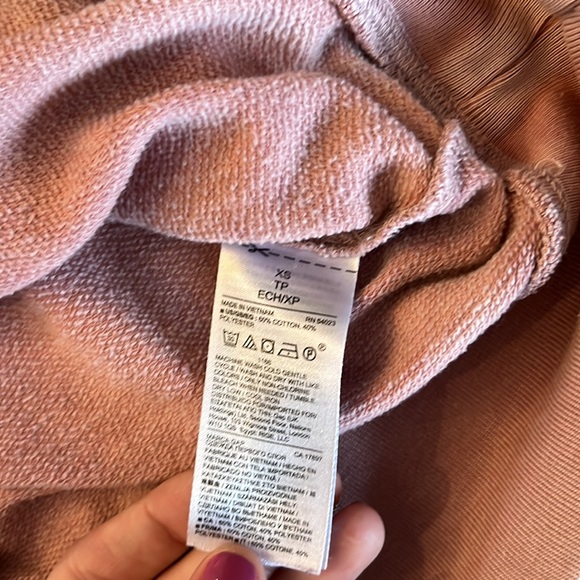 Gap Crewneck - Picture 4 of 7